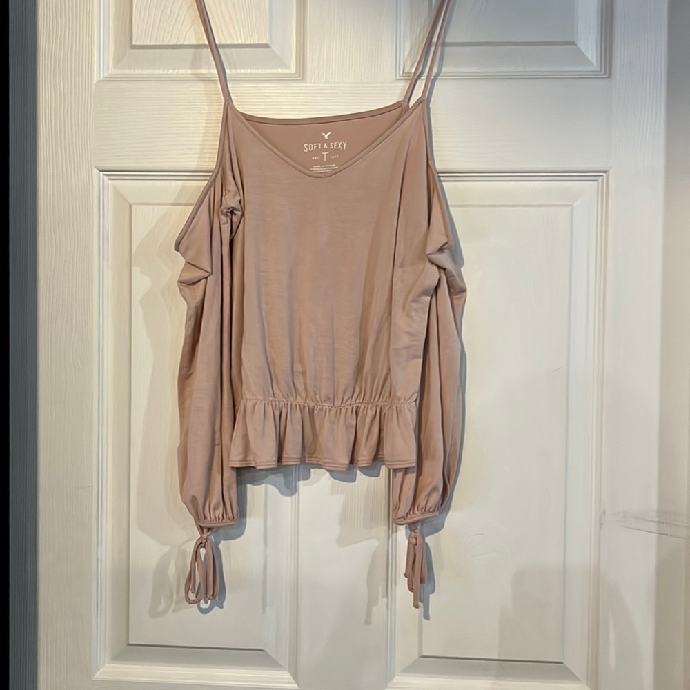 American Eagle Cold Shoulder Top